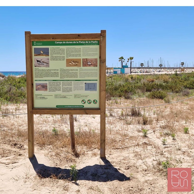 Cartellera de fusta per Dunes plafó fabricat amb STRATIMAGE